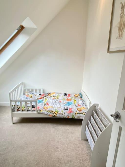 Charming 3/4 Bedroom Semi-Detached Cottage. Carberry ภายนอก รูปภาพ